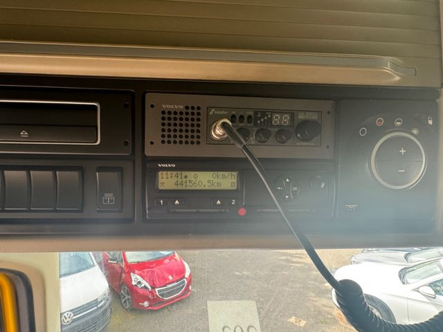 Hook lift truck Volvo FH 460: picture 13