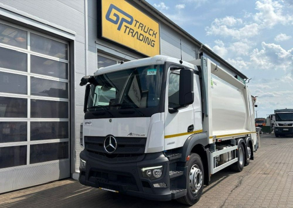 Mercedes-Benz Actros - Garbage truck: picture 1 Mercedes-Benz Actros - Garbage truck: picture 1