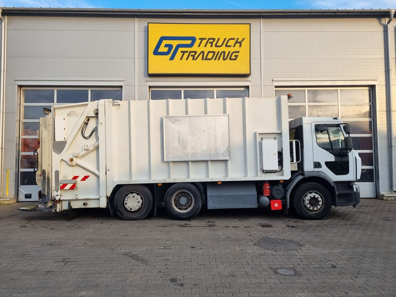 Renault Premium CNG - Garbage truck: picture 3 Renault Premium CNG - Garbage truck: picture 3