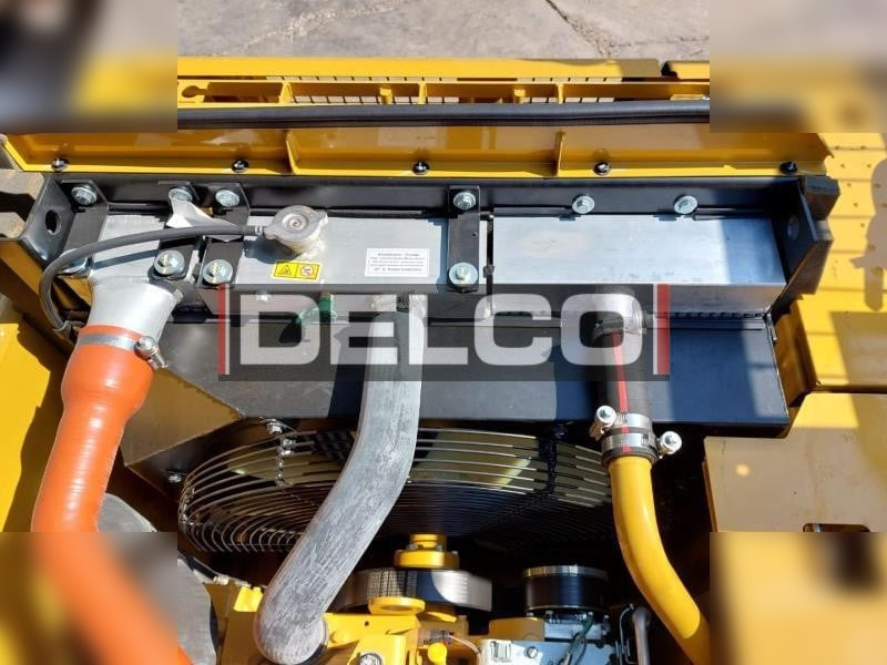 New Crawler excavator CATERPILLAR 323D3: picture 8