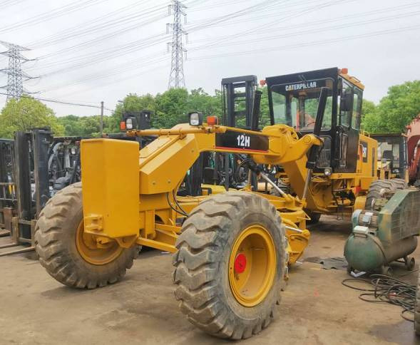 CAT 12 H - Grader: picture 1 CAT 12 H - Grader: picture 1