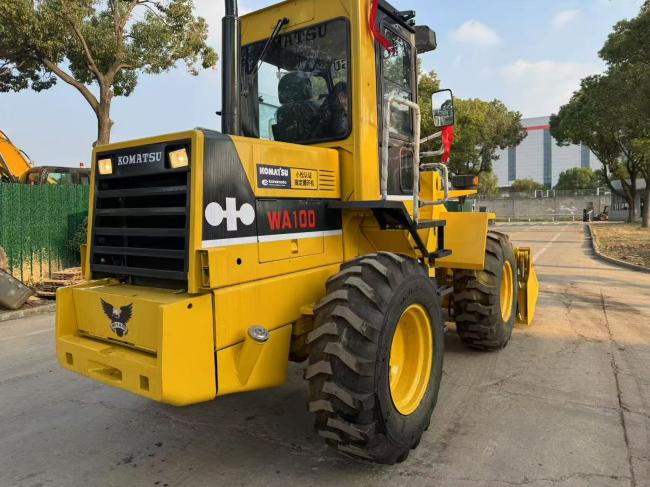 Wheel loader Komatsu WA100: picture 6 Wheel loader Komatsu WA100: picture 6