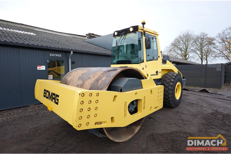 Bomag BW226 DH-4i BVC Trilrolwals - 27 ton - GPS pakket -TOP conditie - camera - Deutz 6 cil. - Roller: picture 5 Bomag BW226 DH-4i BVC Trilrolwals - 27 ton - GPS pakket -TOP conditie - camera - Deutz 6 cil. - Roller: picture 5