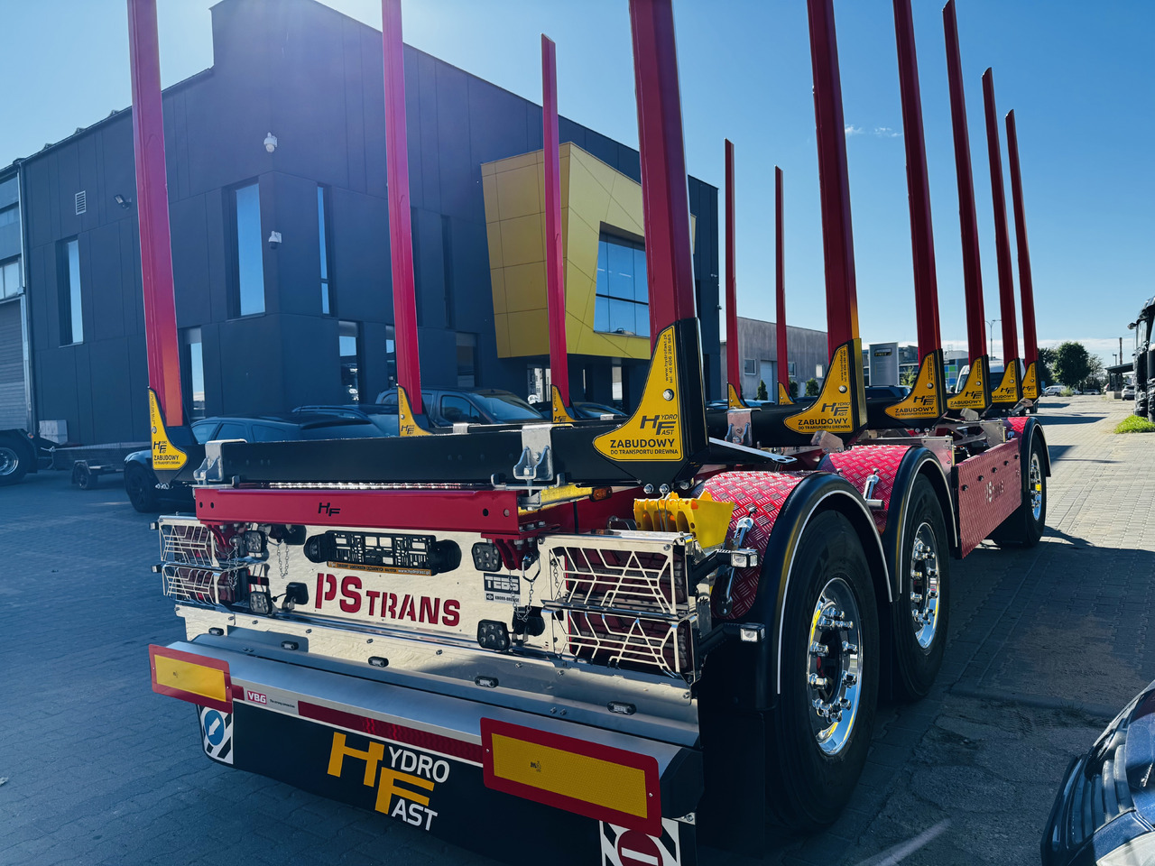 HYDROFAST Przyczepa 3 osiowa / 3 axles timber transport trailer / Remorque à 3 essieux pour le transport de bois / 3-Achs-Rungenanhänger / 3-tengelyes-rönkszállító-pótkocsi / Remorcă pentru transportul lemnului - Log trailer: picture 3 HYDROFAST Przyczepa 3 osiowa / 3 axles timber transport trailer / Remorque à 3 essieux pour le transport de bois / 3-Achs-Rungenanhänger / 3-tengelyes-rönkszállító-pótkocsi / Remorcă pentru transportul lemnului - Log trailer: picture 3