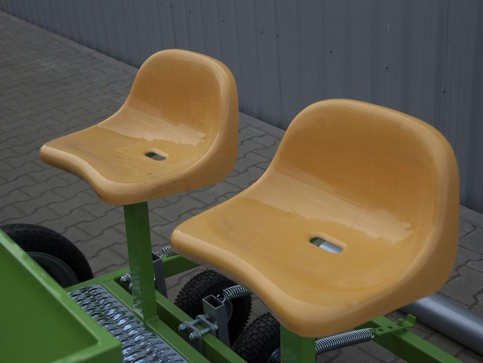 Bomet Zwiebel, Knoblauch Pflanzmaschine / Onion, garlic planter / Planteuse d'oignons et d'ail / Piantatrice per cipolla, aglio / Cebolla, ajo Sembradora / Сажалка для лука, чеснока / Sadzarka do cebuli - Sowing equipment: picture 3 Bomet Zwiebel, Knoblauch Pflanzmaschine / Onion, garlic planter / Planteuse d'oignons et d'ail / Piantatrice per cipolla, aglio / Cebolla, ajo Sembradora / Сажалка для лука, чеснока / Sadzarka do cebuli - Sowing equipment: picture 3