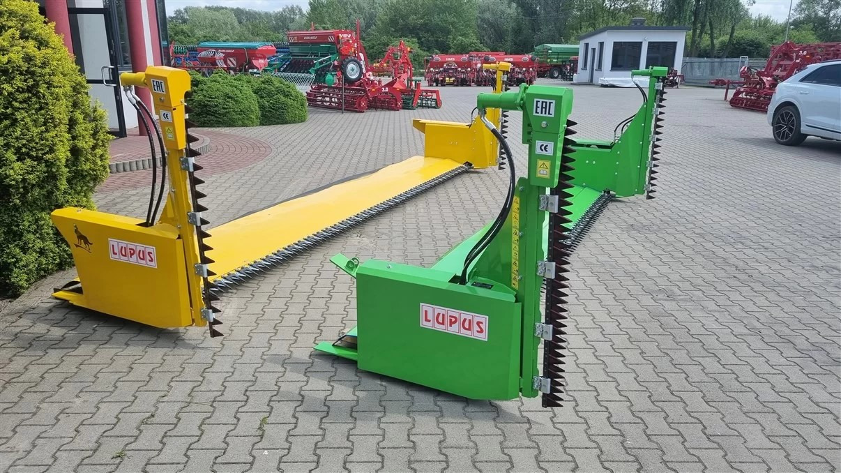 Lupus Rapsvorsatz / Rape cutter / Barre de coupe à colza / Mesa de colza / Tavolo da colza / Рапсовый стол / Stół do rzepaku 6 m - Rapeseed header extension: picture 1 Lupus Rapsvorsatz / Rape cutter / Barre de coupe à colza / Mesa de colza / Tavolo da colza / Рапсовый стол / Stół do rzepaku 6 m - Rapeseed header extension: picture 1