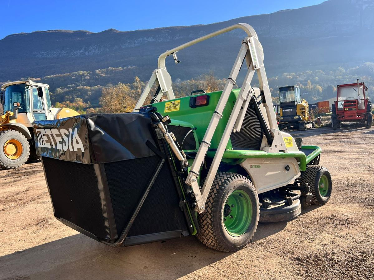 ETESIA HYDRO 124D Tondeuse autoportée 124cm - Garden mower: picture 5 ETESIA HYDRO 124D Tondeuse autoportée 124cm - Garden mower: picture 5