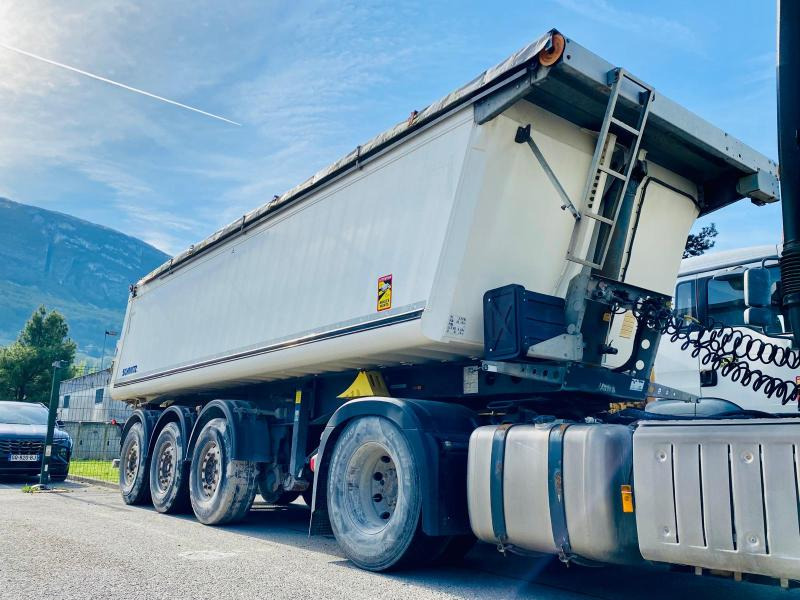 SCHMITZ CARGOBULL SGFS3 REMORQUE SEMI BENNE (3 Essieux) - Tipper semi-trailer: picture 1 SCHMITZ CARGOBULL SGFS3 REMORQUE SEMI BENNE (3 Essieux) - Tipper semi-trailer: picture 1
