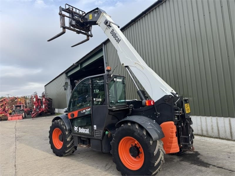 Bobcat TL38.70HF Agri - Telescopic handler: picture 4 Bobcat TL38.70HF Agri - Telescopic handler: picture 4