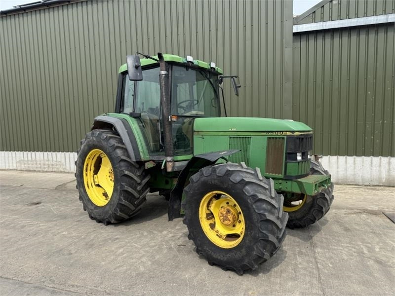 John Deere 6800 - Farm tractor: picture 3 John Deere 6800 - Farm tractor: picture 3