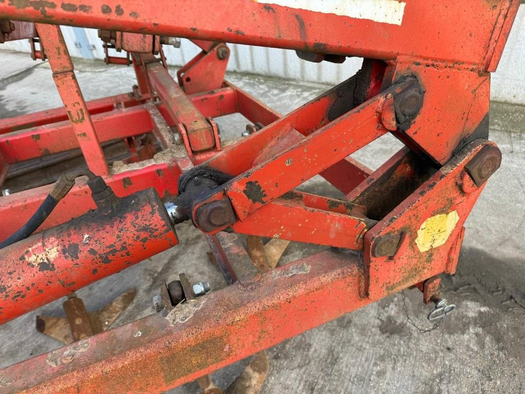 Knoche 4.5 Meter Folding Cultivator - Cultivator: picture 5 Knoche 4.5 Meter Folding Cultivator - Cultivator: picture 5
