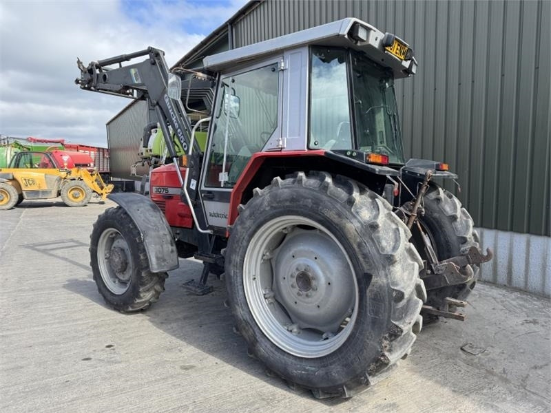 Massey Ferguson 3075 Dynashift *Low Hours* - Farm tractor: picture 2 Massey Ferguson 3075 Dynashift *Low Hours* - Farm tractor: picture 2