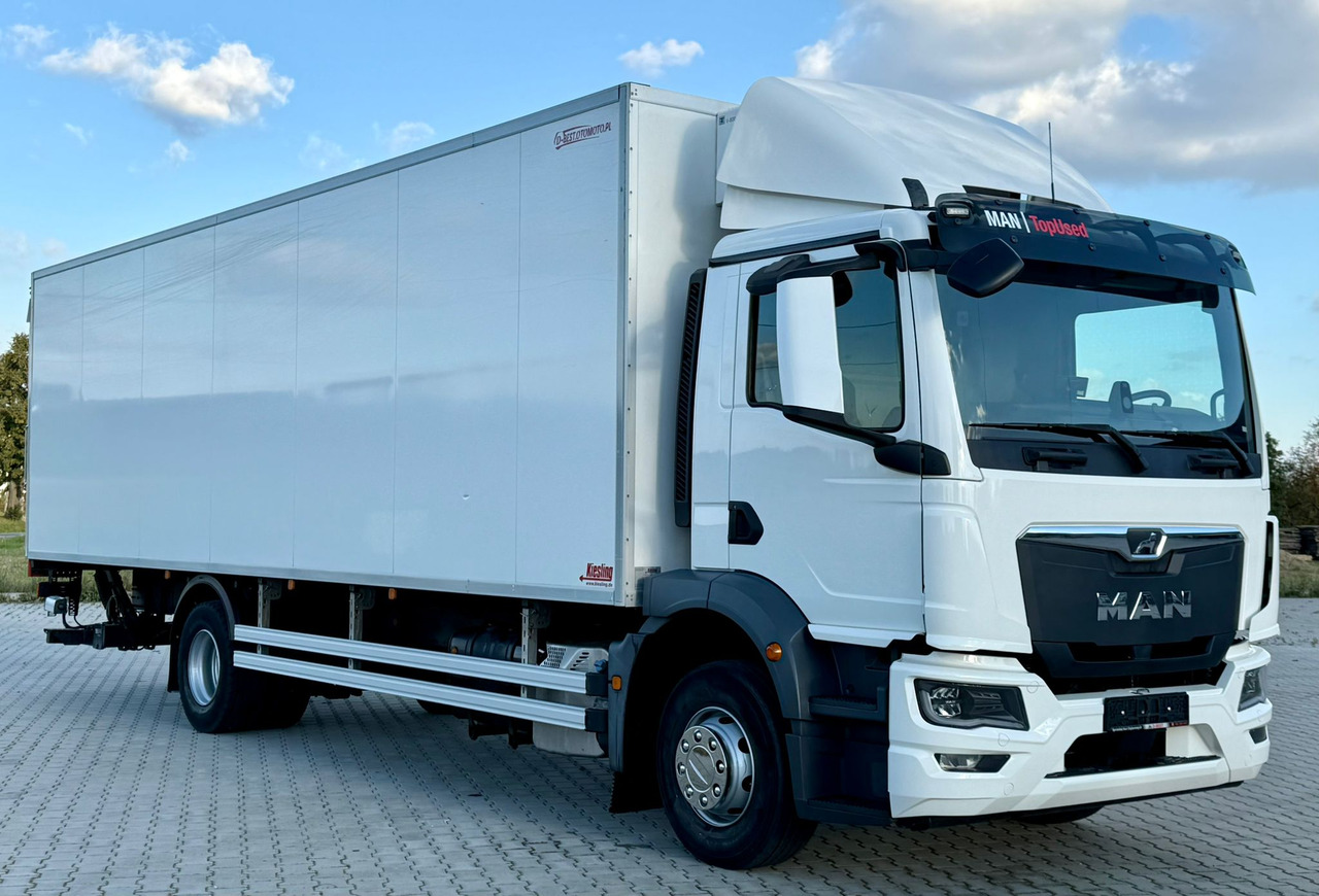 MAN TGM 15.290 / CHŁODNIA / WINDA / 8.3 M DŁUGOŚCI / 20 EUROPALET / THERMO KING / +30/-30 / AUTOMAT / 2021 ROK / SERWISOWANY - Refrigerator truck: picture 1 MAN TGM 15.290 / CHŁODNIA / WINDA / 8.3 M DŁUGOŚCI / 20 EUROPALET / THERMO KING / +30/-30 / AUTOMAT / 2021 ROK / SERWISOWANY - Refrigerator truck: picture 1