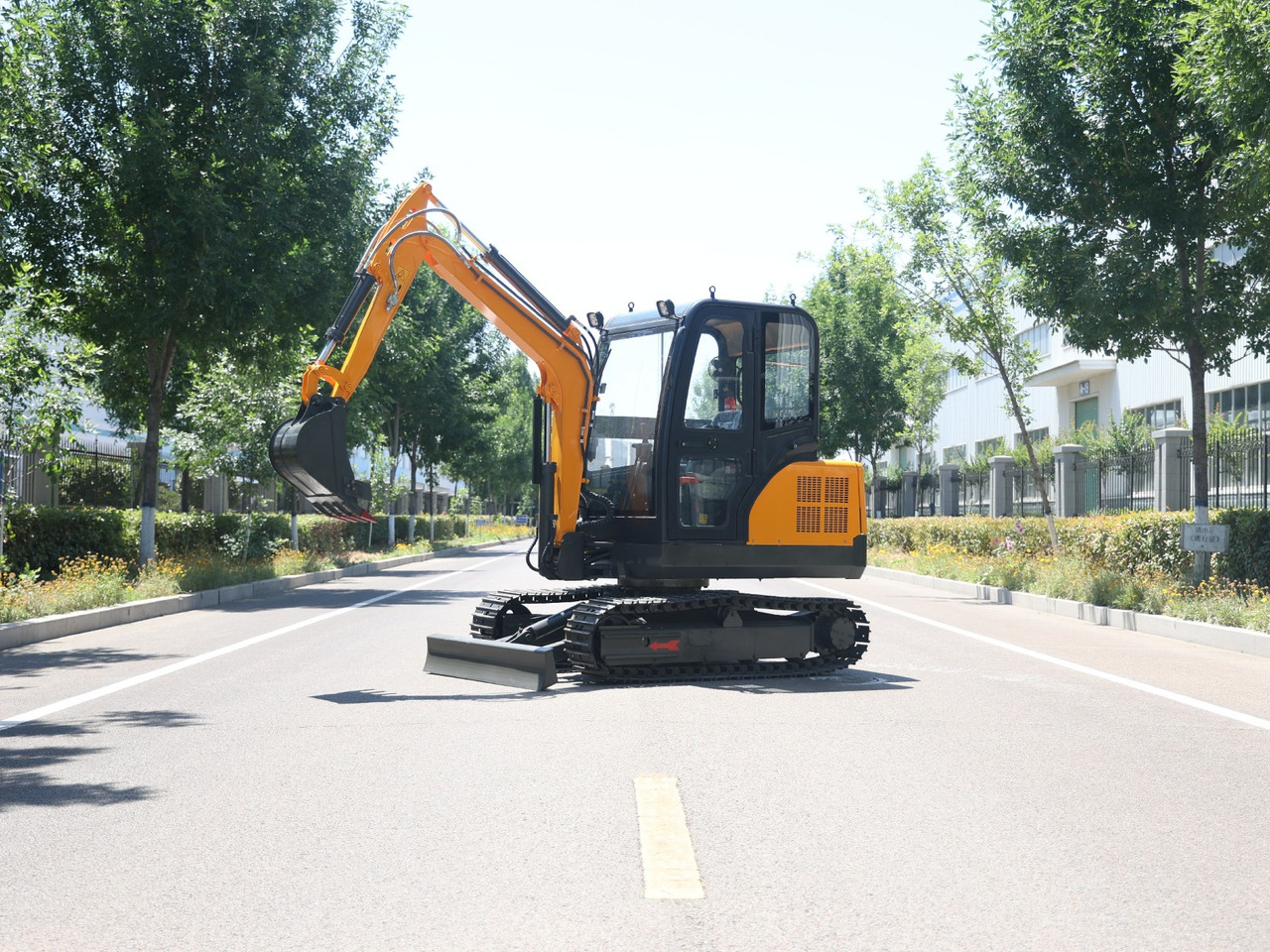 Müller Machinery Diesel Mini excavator 4 ton - Müller Machinery MB 40 - KSH Xinchai 4D32 Motor - Mini excavator: picture 1 Müller Machinery Diesel Mini excavator 4 ton - Müller Machinery MB 40 - KSH Xinchai 4D32 Motor - Mini excavator: picture 1