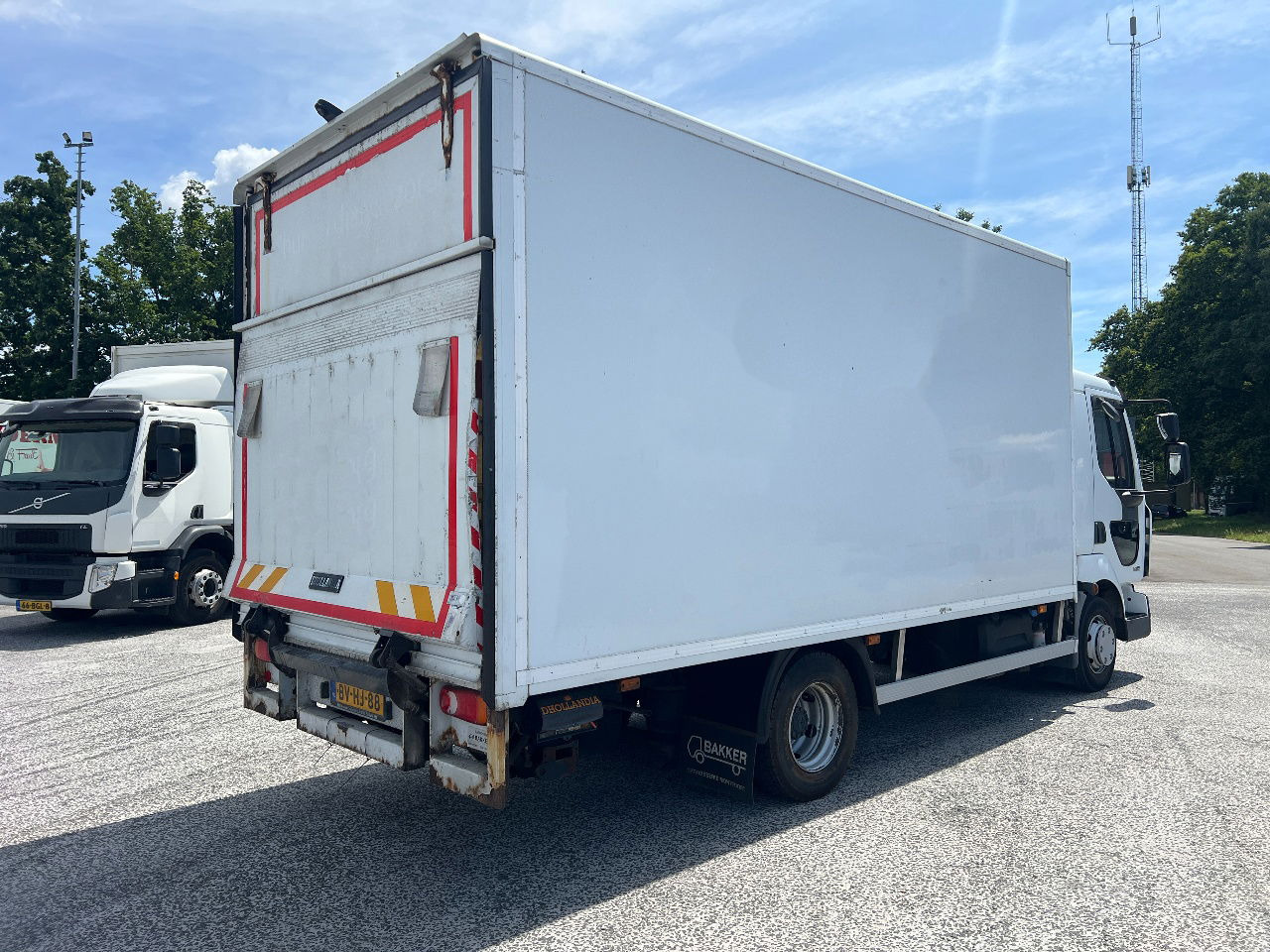 Renault Midliner 160 Manual - Box truck: picture 3 Renault Midliner 160 Manual - Box truck: picture 3