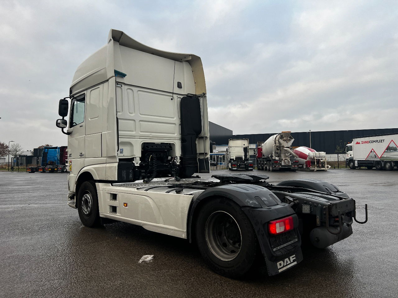 DAF XF 460 SSC, Retarder, Full spoiler - Tractor truck: picture 4 DAF XF 460 SSC, Retarder, Full spoiler - Tractor truck: picture 4