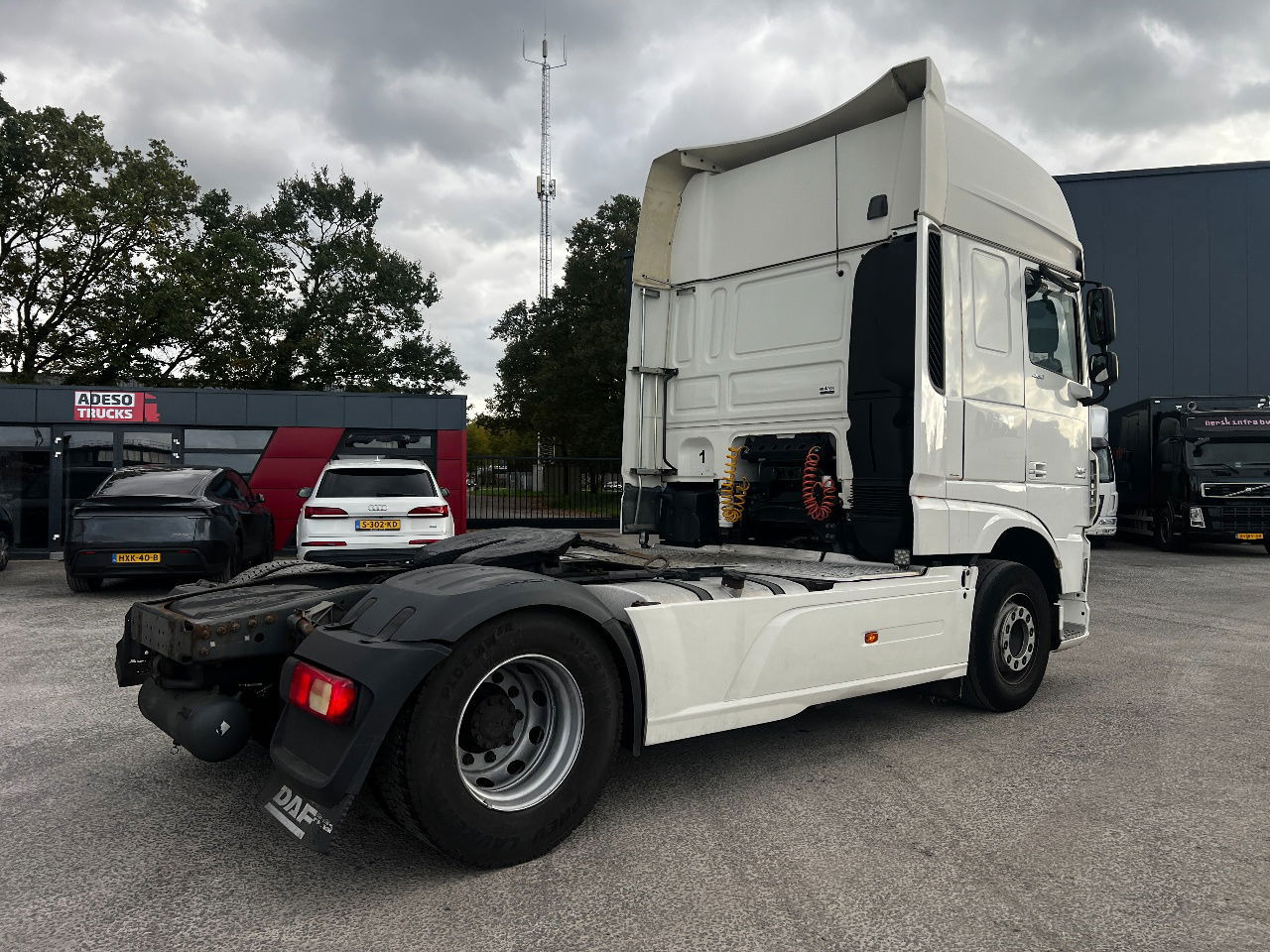 DAF XF 460 SSC, Retarder, Full spoiler - Tractor truck: picture 3 DAF XF 460 SSC, Retarder, Full spoiler - Tractor truck: picture 3