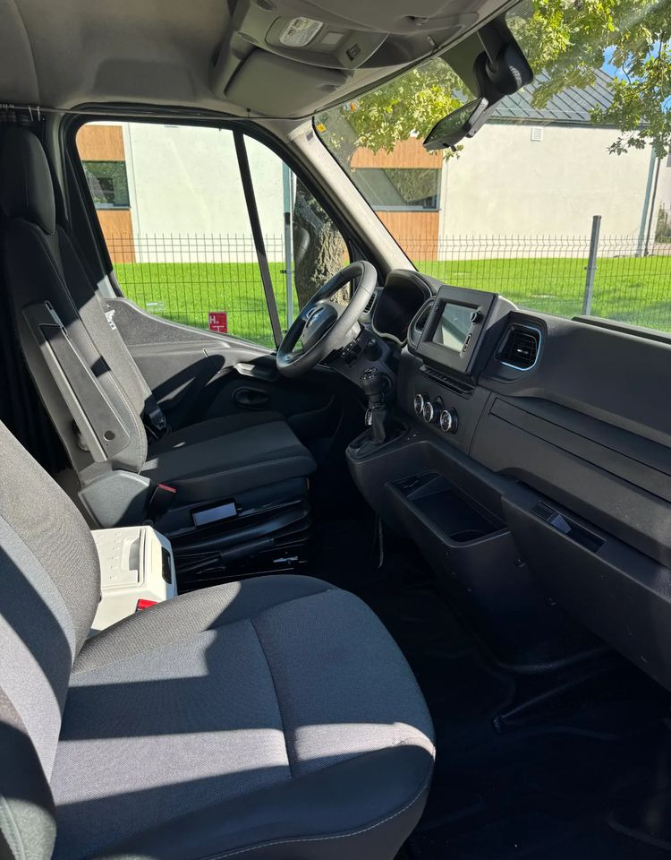 Curtain side van Renault Master: picture 10