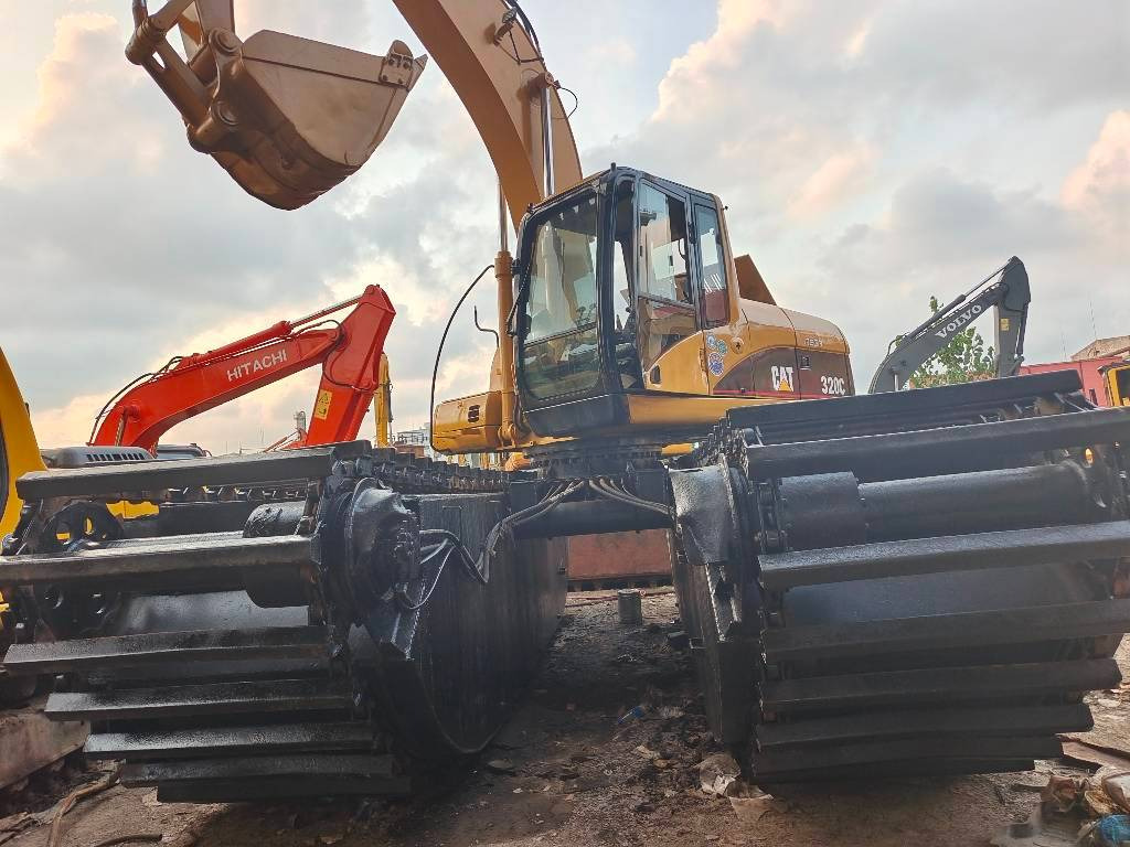 CAT 320 C - Amphibious excavator: picture 5 CAT 320 C - Amphibious excavator: picture 5