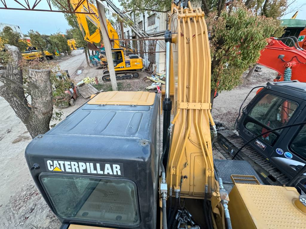 CAT 320 D Engine C7.1 - Crawler excavator: picture 2 CAT 320 D Engine C7.1 - Crawler excavator: picture 2