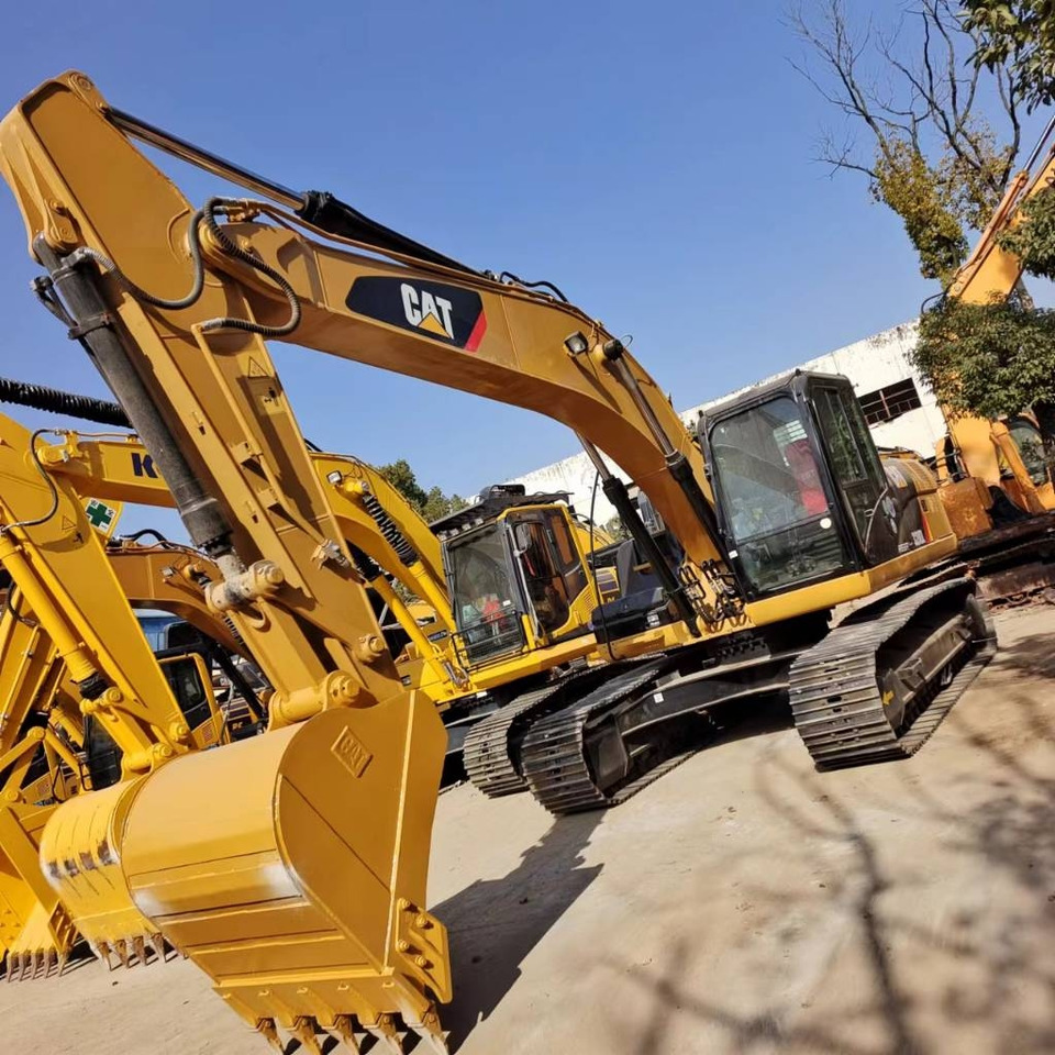 CAT 320 D L - Crawler excavator: picture 1 CAT 320 D L - Crawler excavator: picture 1