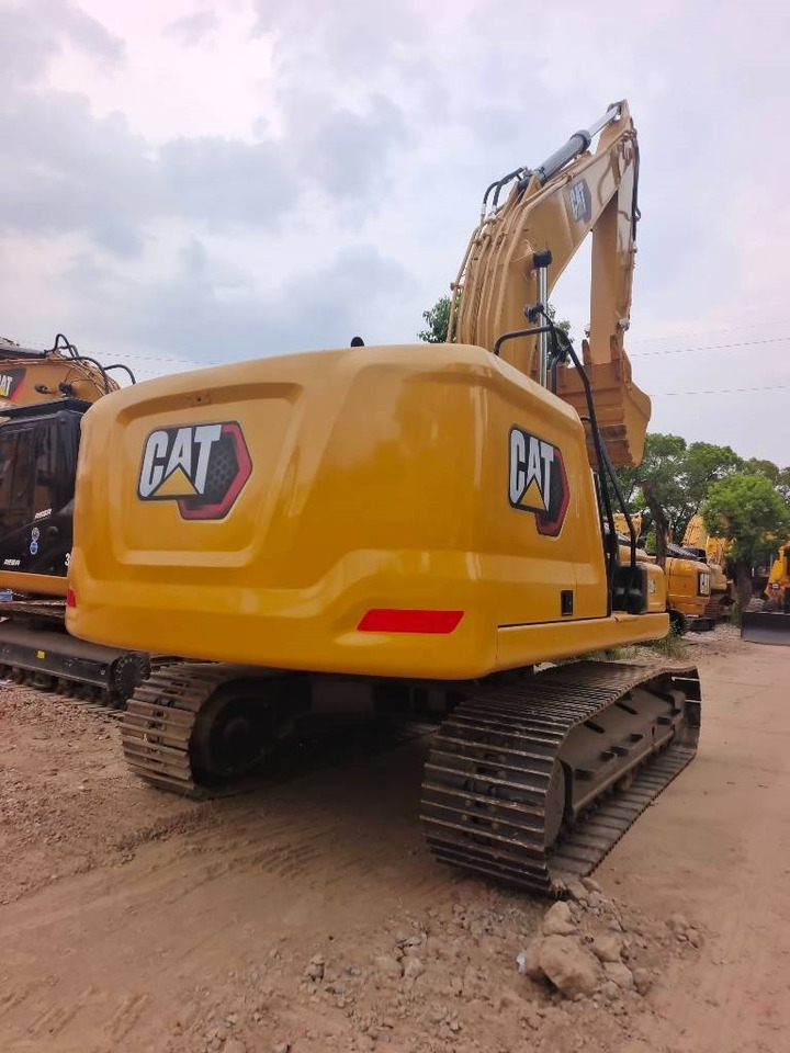 Crawler excavator CAT 320GC: picture 8