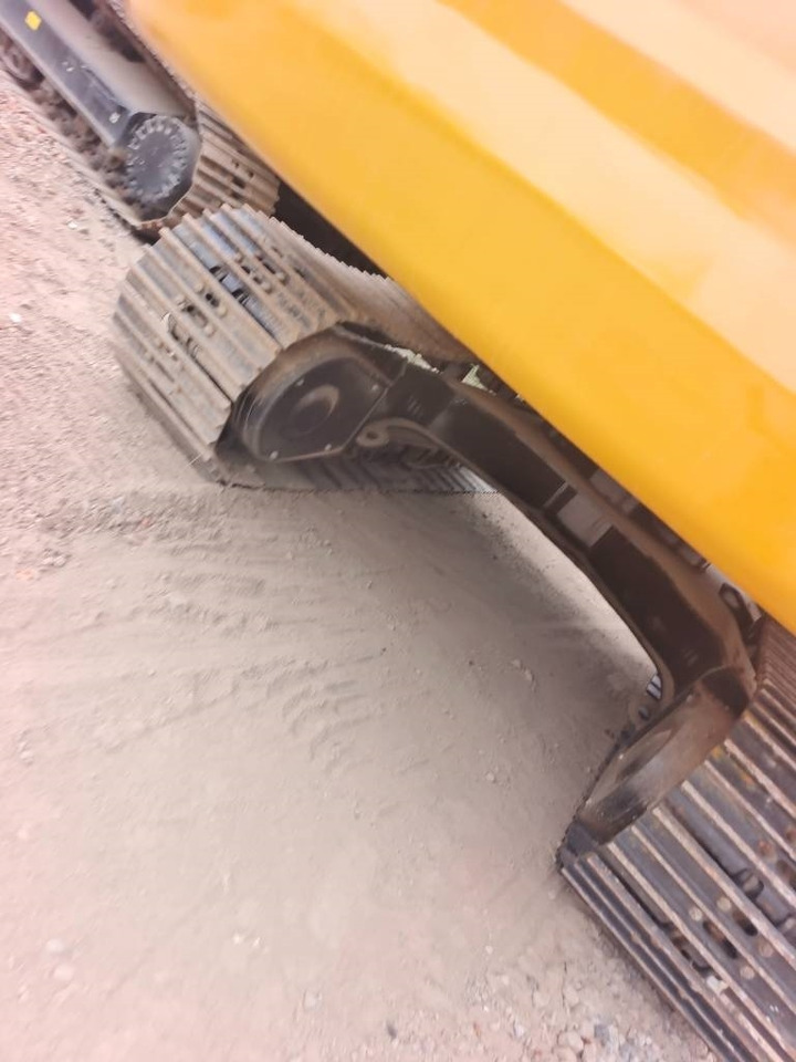 Crawler excavator CAT 320GC: picture 11