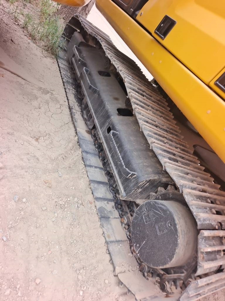 Crawler excavator CAT 320GC: picture 13