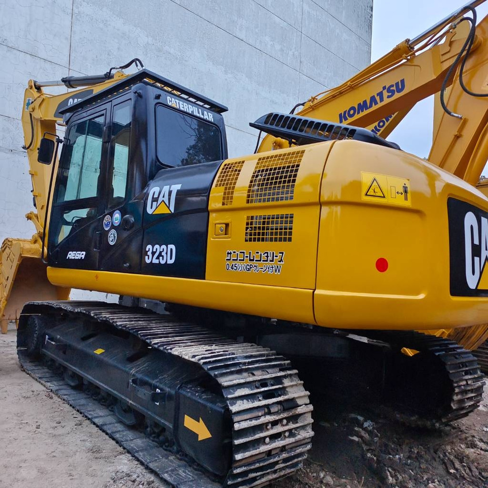 CAT 323 D - Crawler excavator: picture 1 CAT 323 D - Crawler excavator: picture 1
