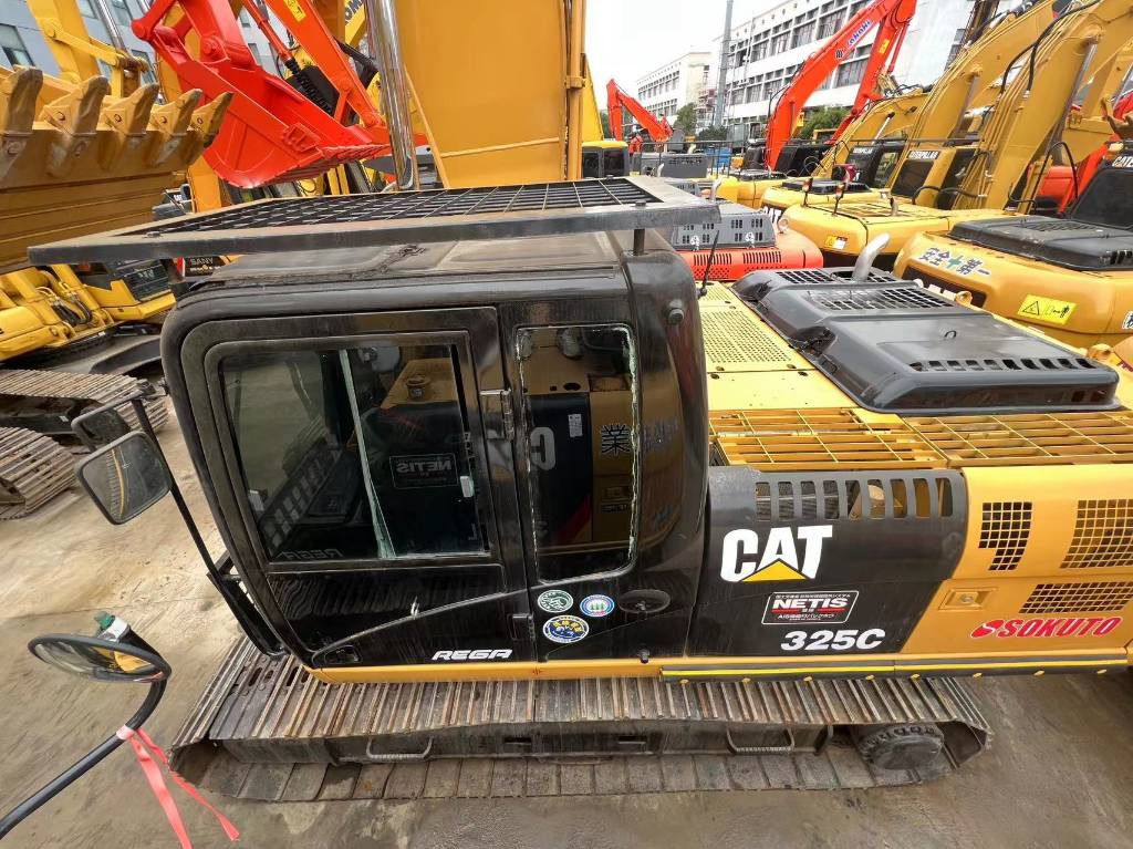 CAT 325 C - Crawler excavator: picture 2 CAT 325 C - Crawler excavator: picture 2