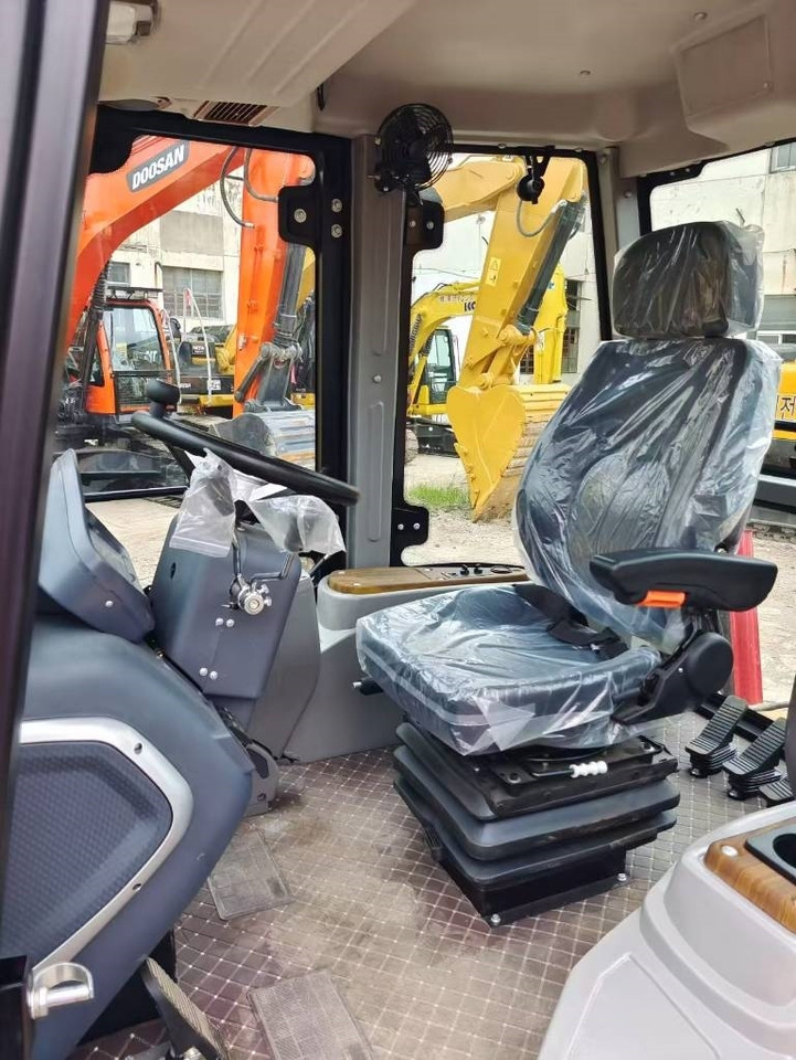 CAT 420 F - Backhoe loader: picture 2 CAT 420 F - Backhoe loader: picture 2