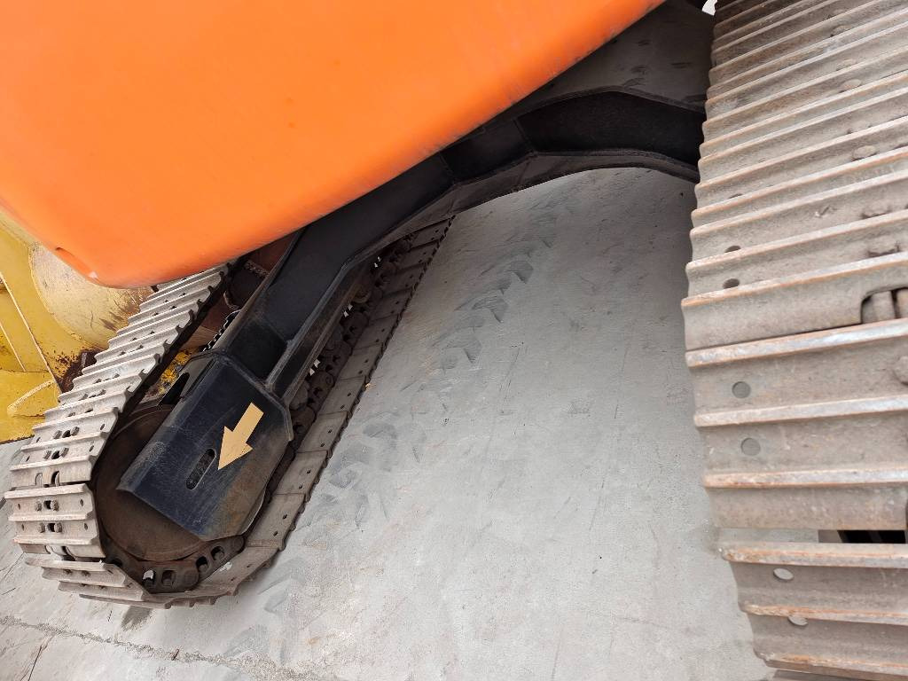 Hitachi ZX 135 US - Crawler excavator: picture 5 Hitachi ZX 135 US - Crawler excavator: picture 5