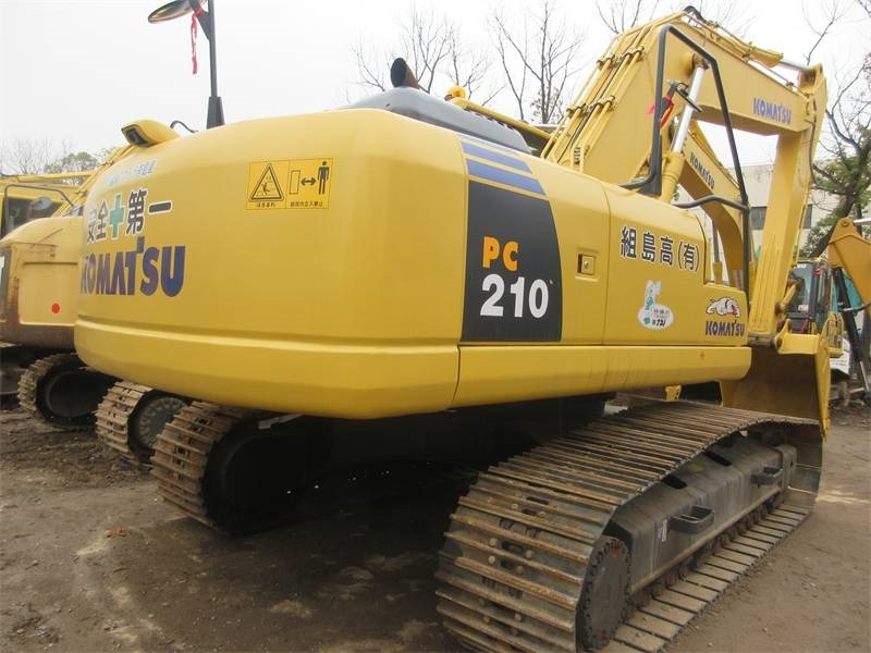 Komatsu PC 210 - Crawler excavator: picture 3 Komatsu PC 210 - Crawler excavator: picture 3