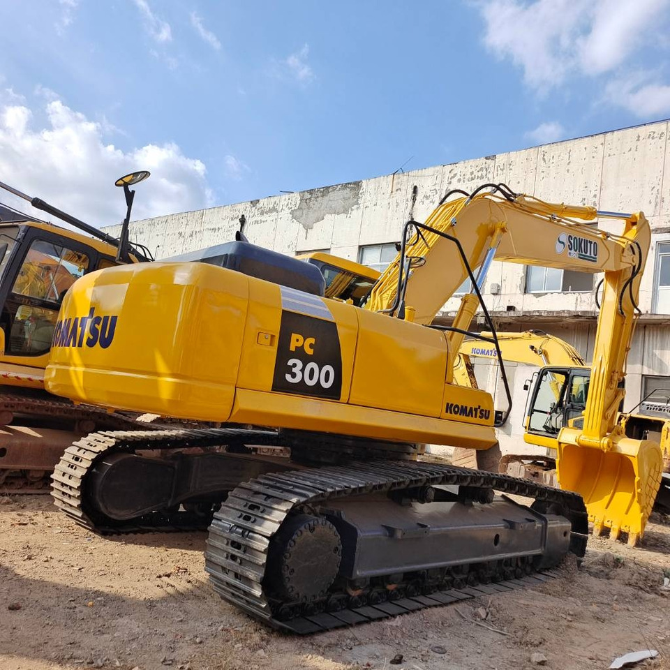 Komatsu PC 300 - Crawler excavator: picture 1 Komatsu PC 300 - Crawler excavator: picture 1