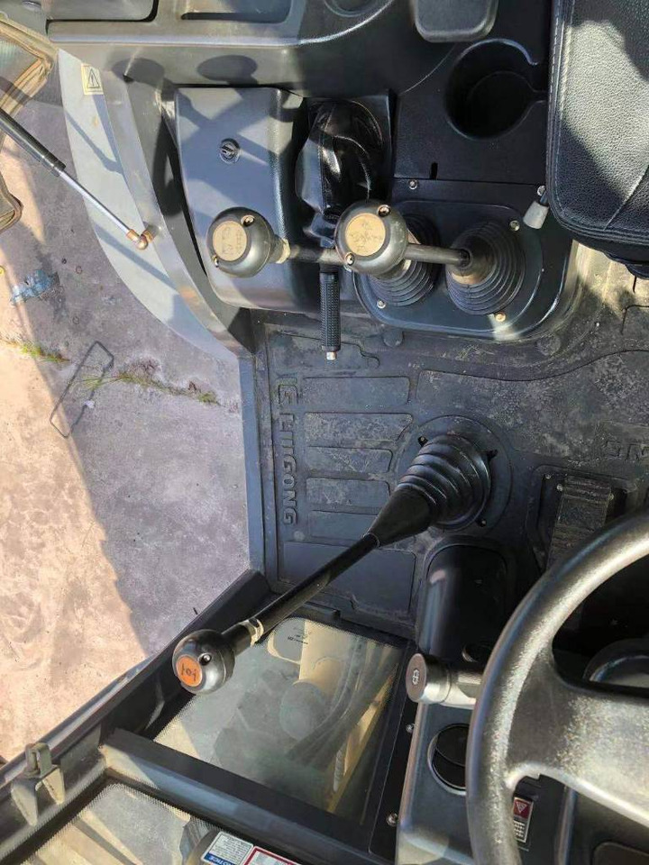 Wheel loader LiuGong 777A: picture 14