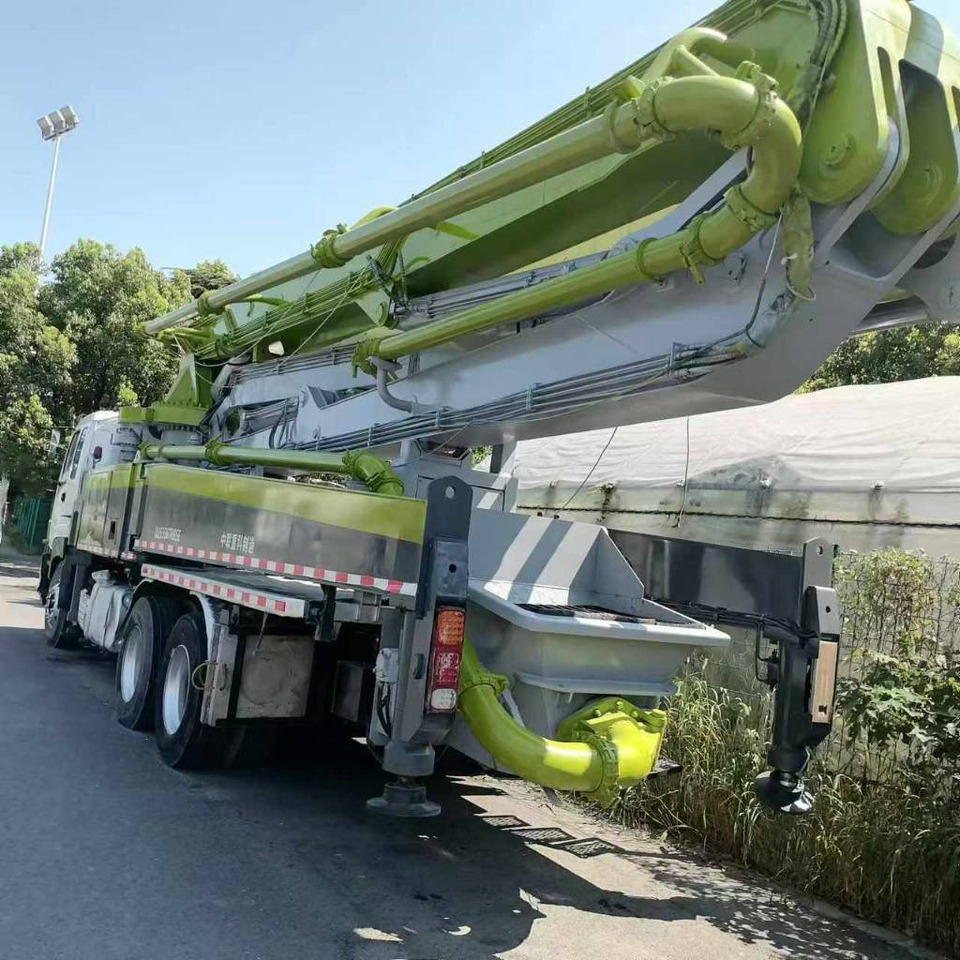 Zoomlion ZLJ5336THBSE - Concrete pump truck: picture 1 Zoomlion ZLJ5336THBSE - Concrete pump truck: picture 1