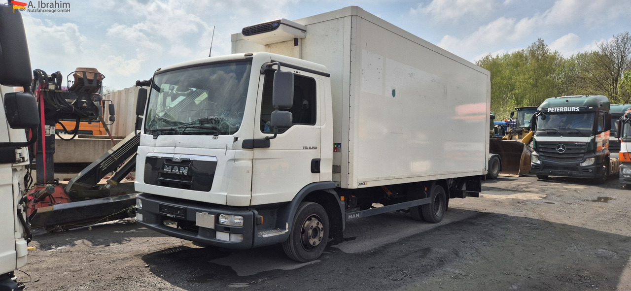 MAN TGL 8.150 4X2 BL Unfallschaden bedingt fahrbereit, Motor ok - Commercial truck: picture 1 MAN TGL 8.150 4X2 BL Unfallschaden bedingt fahrbereit, Motor ok - Commercial truck: picture 1
