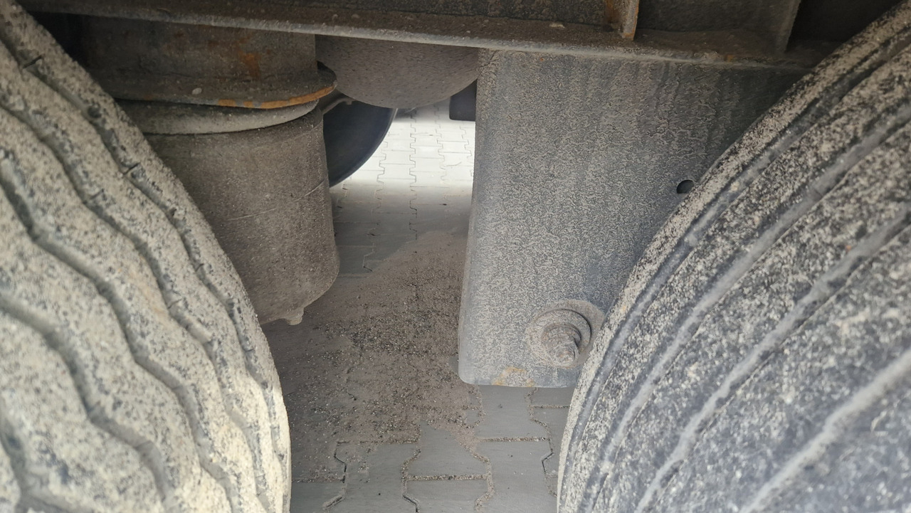 Krone SDR Doppelstock, Zustand 3- - Closed box semi-trailer: picture 4 Krone SDR Doppelstock, Zustand 3- - Closed box semi-trailer: picture 4