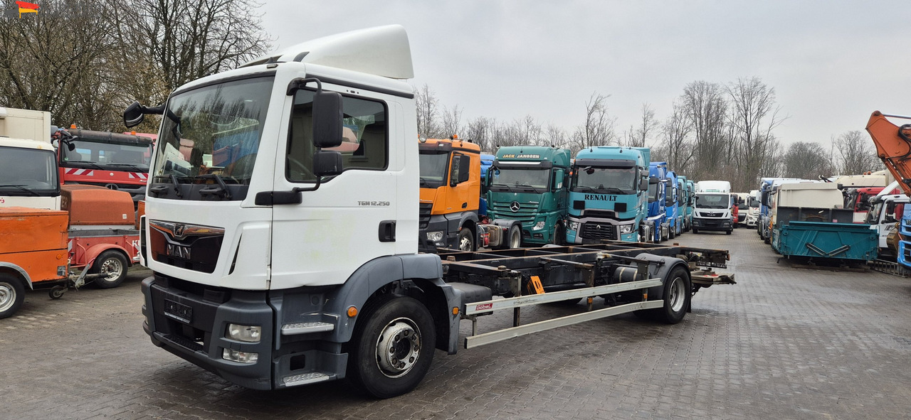 Container transporter/ Swap body truck MAN 12.250 LBW 1500 kg Dehollandia: picture 1