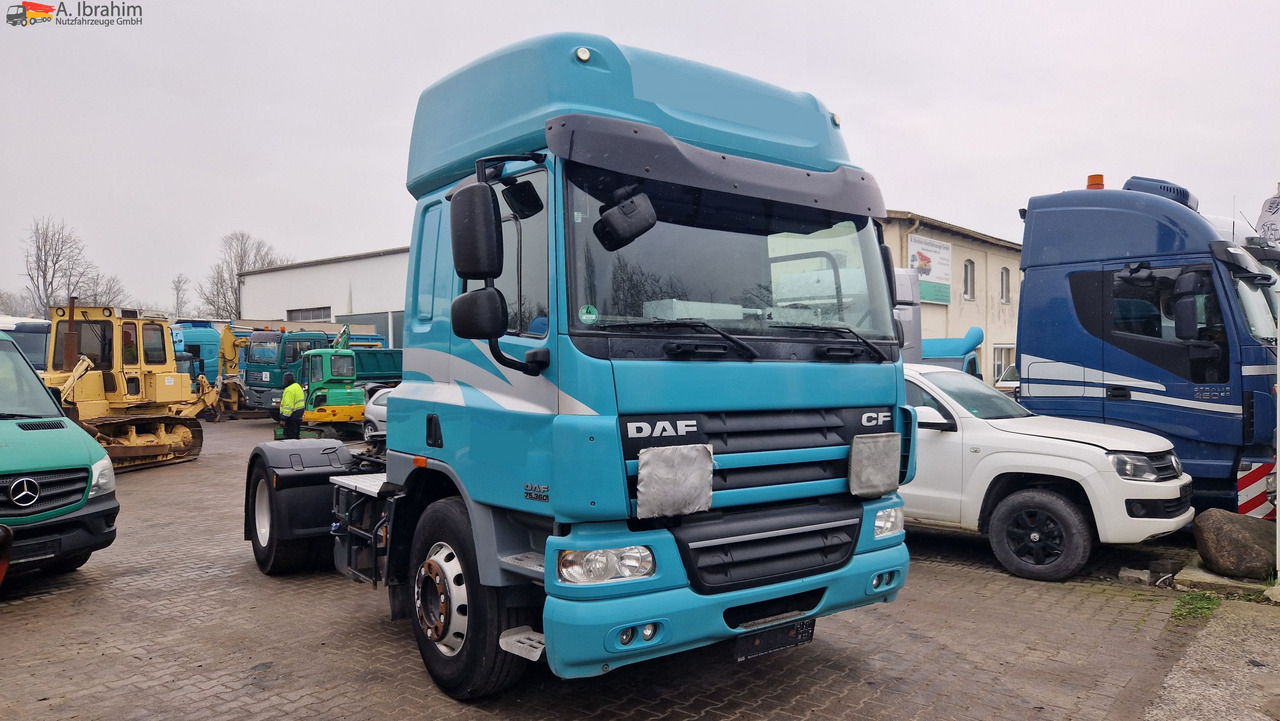 Daf FT CF 2x Nebenantrieb, Kipphydraulik deutsches Fahrzeug, fehlerfrei im Display - Tractor truck: picture 3 Daf FT CF 2x Nebenantrieb, Kipphydraulik deutsches Fahrzeug, fehlerfrei im Display - Tractor truck: picture 3