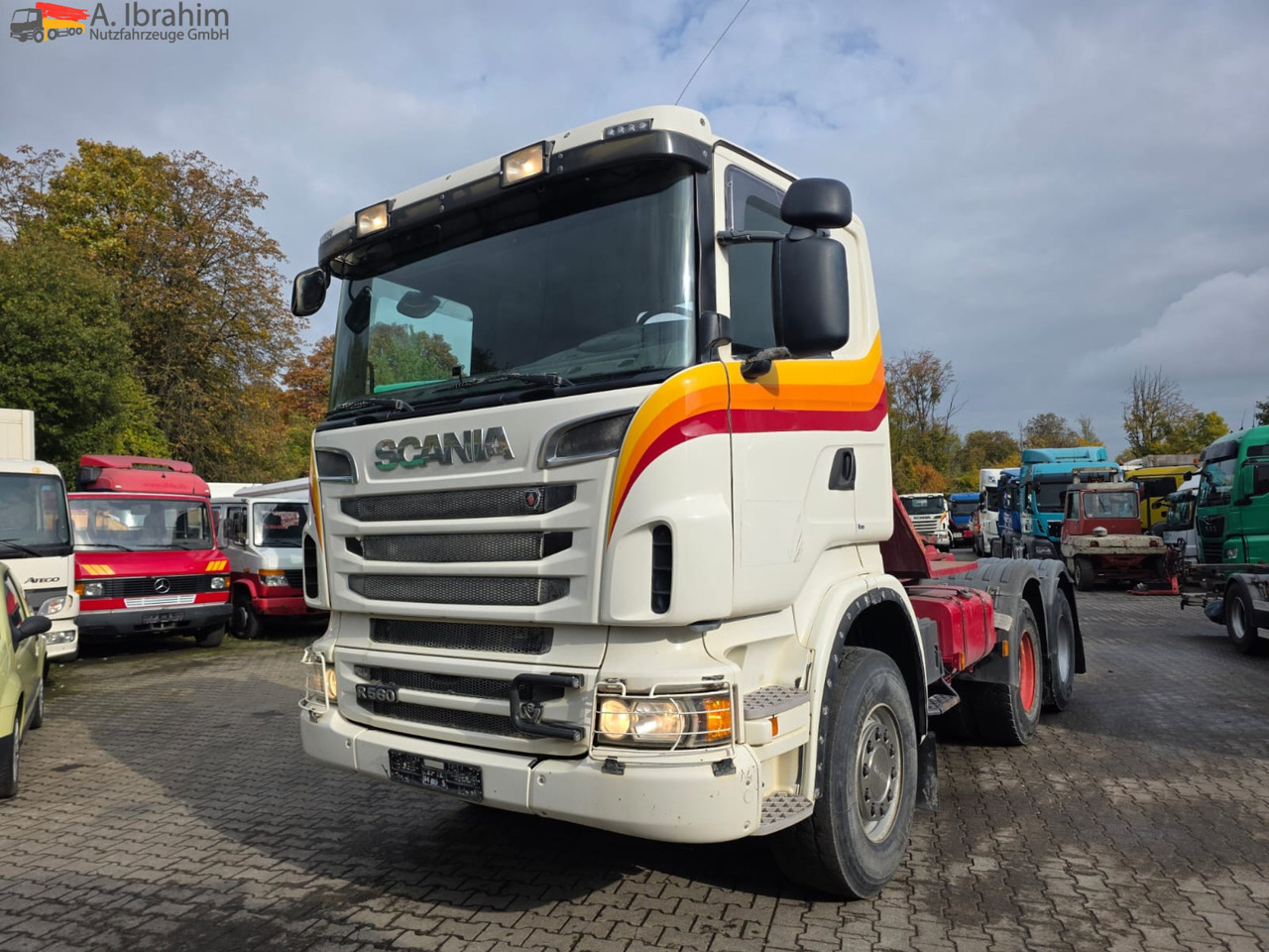 Scania R560 | 6x4 | V8 | Blatt Blatt | Schaltgetriebe | Kipphydraulik | Klima | Trommelbremse| 3 Pedals - Tractor truck: picture 1 Scania R560 | 6x4 | V8 | Blatt Blatt | Schaltgetriebe | Kipphydraulik | Klima | Trommelbremse| 3 Pedals - Tractor truck: picture 1