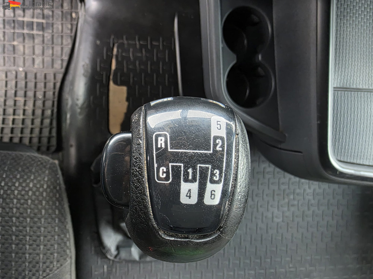 Scania R560 | 6x4 | V8 | Blatt Blatt | Schaltgetriebe |Kipphydraulik | Klima | Trommelbremse| 3 Pedals - Tractor truck: picture 4 Scania R560 | 6x4 | V8 | Blatt Blatt | Schaltgetriebe |Kipphydraulik | Klima | Trommelbremse| 3 Pedals - Tractor truck: picture 4