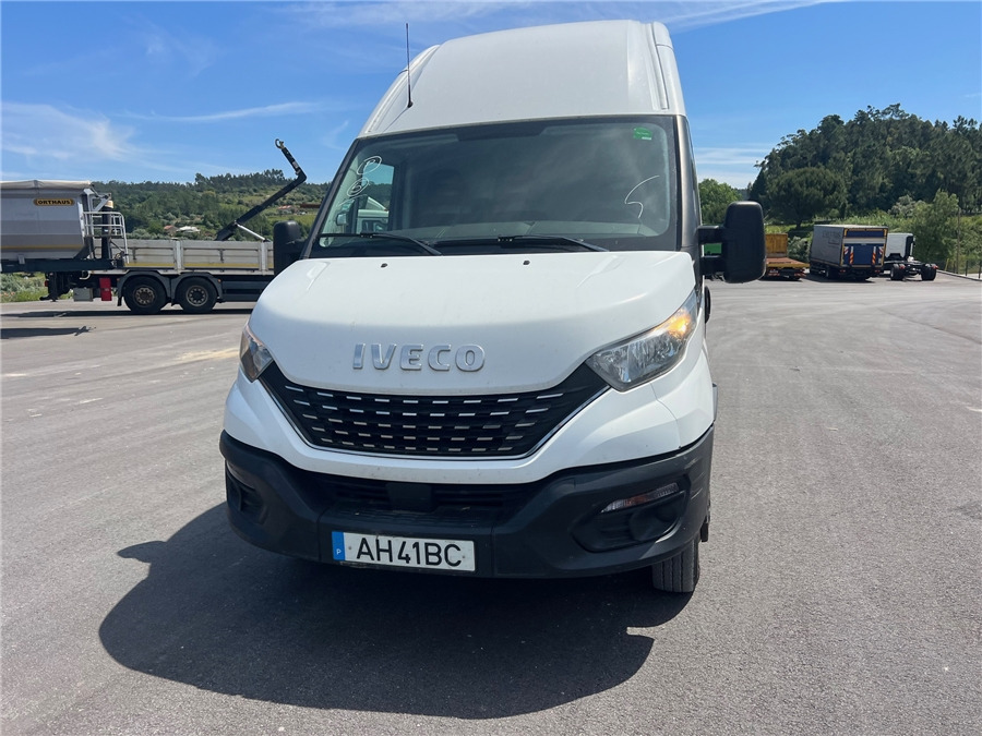 Iveco 35C16HA8V - Panel van: picture 2 Iveco 35C16HA8V - Panel van: picture 2