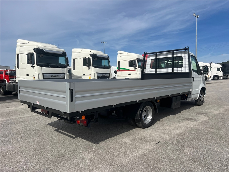 Iveco 35C17 - Open body delivery van: picture 4 Iveco 35C17 - Open body delivery van: picture 4