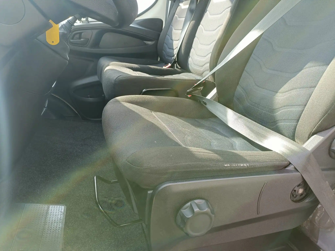 IVECO DAILY 35C14 - Commercial truck: picture 4 IVECO DAILY 35C14 - Commercial truck: picture 4