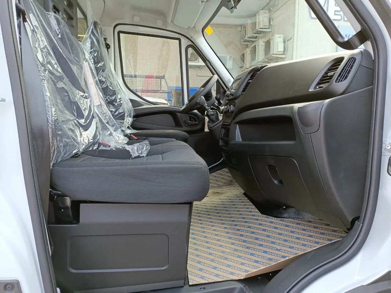 Tipper van IVECO DAILY 35C16 3000 cc KM 0: picture 9