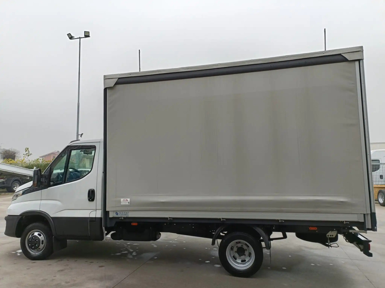 IVECO DAILY 35C16 3000 cc KM 0 - Curtain side van: picture 3 IVECO DAILY 35C16 3000 cc KM 0 - Curtain side van: picture 3