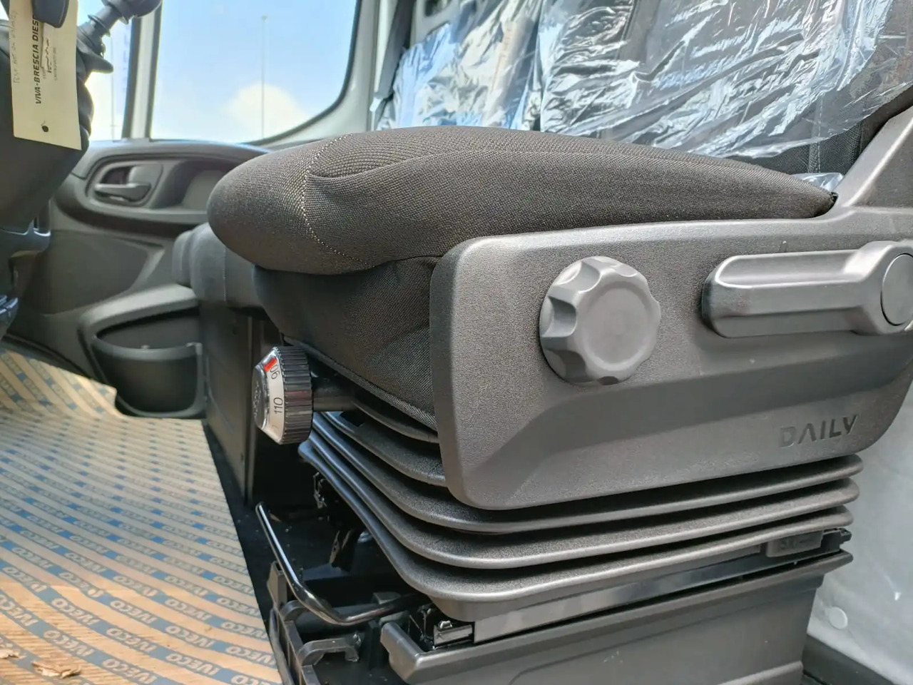 Tipper van IVECO DAILY 35C16 3000 cc KM 0: picture 15