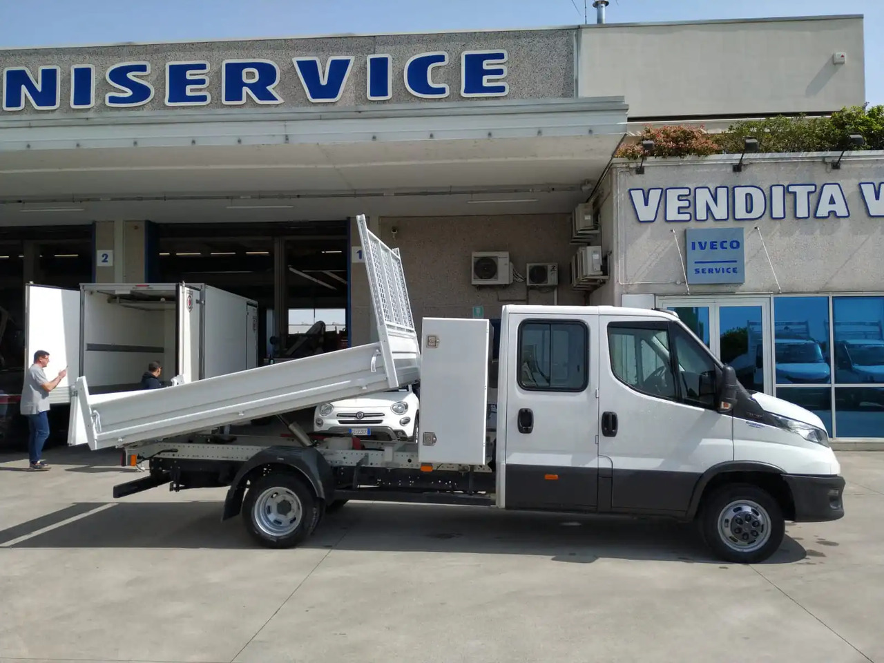 IVECO DAILY 35C16 6 POSTI 3000 CC - Tipper van: picture 2 IVECO DAILY 35C16 6 POSTI 3000 CC - Tipper van: picture 2