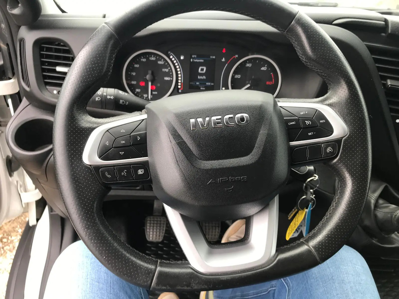 IVECO DAILY 35C16 CC 3000 - Curtain side van: picture 3 IVECO DAILY 35C16 CC 3000 - Curtain side van: picture 3